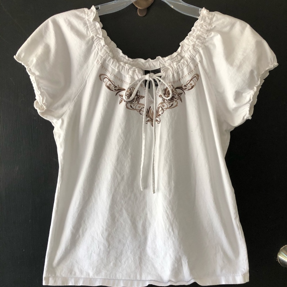 White peasant top with brown detail